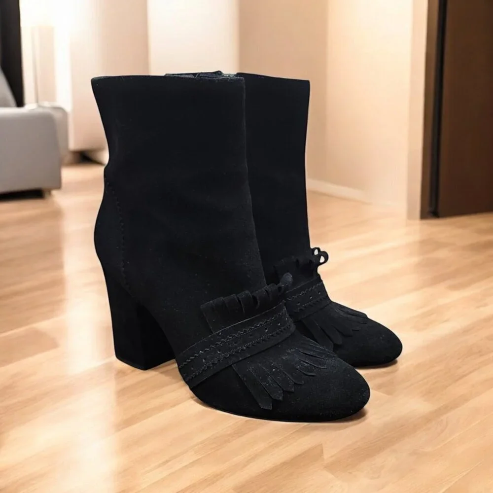 Etienne Aigner women's suede boots Size 9